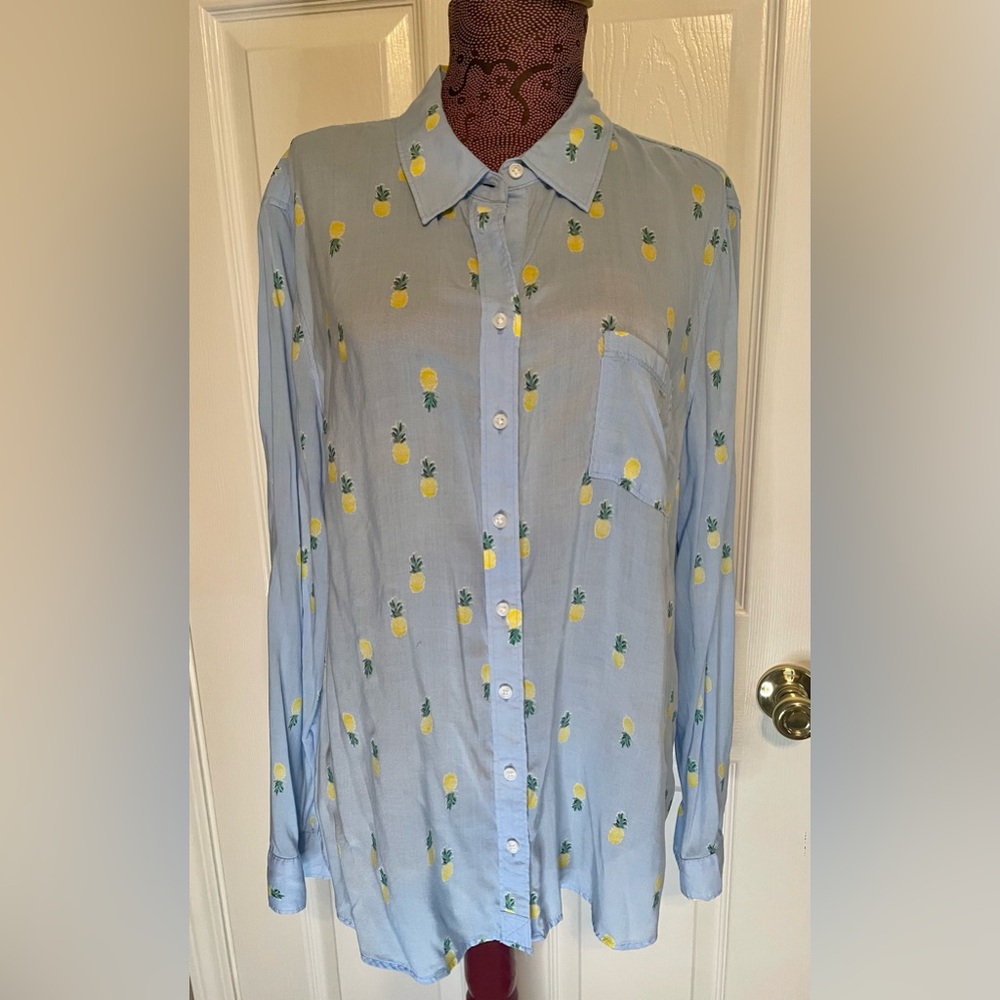 Crown & Ivy Tropical Pineapple Print Button up long sleeved Blouse Sz large